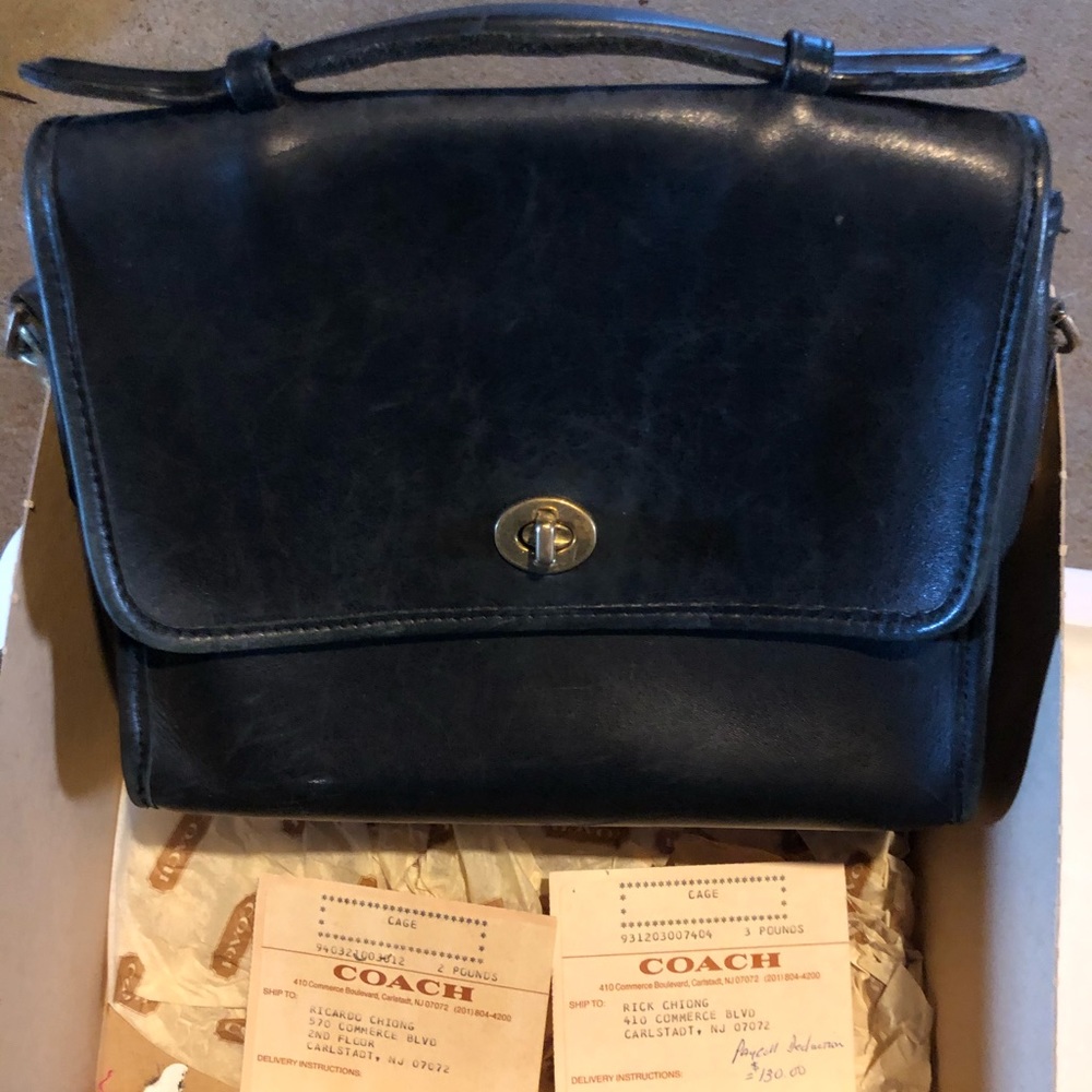Authentic vintage back coach crossbody bag